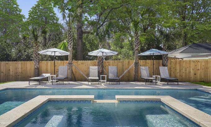 Charleston House | Relaxing King Suite with Heated Pool & Spa at Charleston Beaches