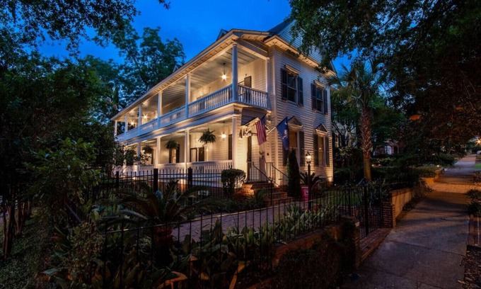 Five Points House | Pet-Friendly Charleston Home Near 5 Points & USC