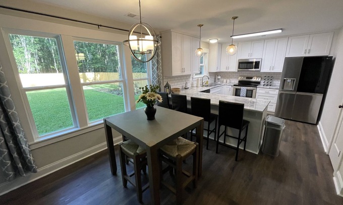 Johns Island House | Idyllic John’s Island Getaway: Pet-Friendly with Ocean Views