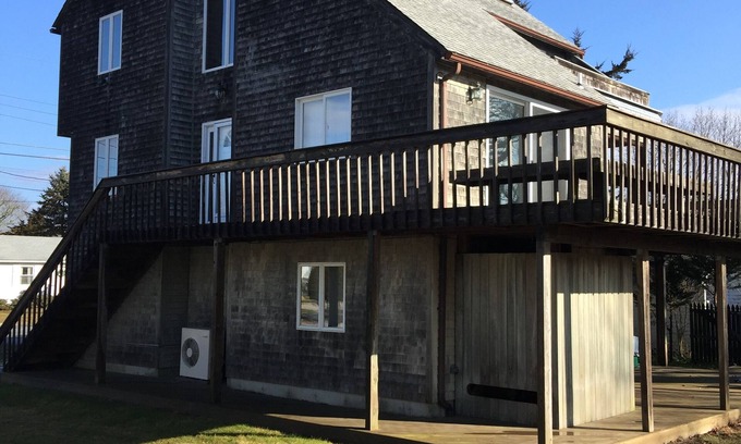 Kenyon House | Ocean View Retreat at Charlestown Beach - Rated 9.2/10