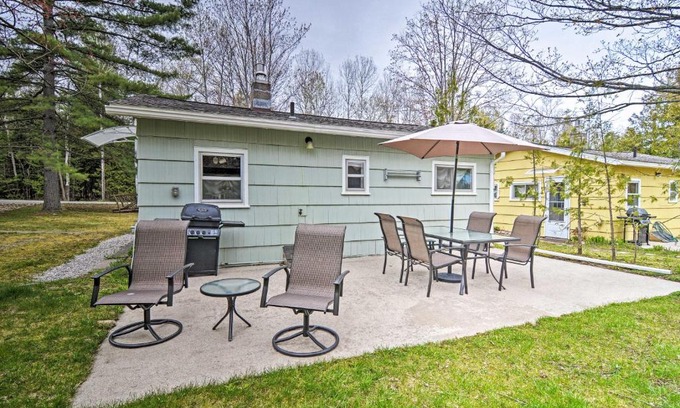Charlevoix House | Pet-Friendly Charlevoix Cabin with Patio, Steps from Lake