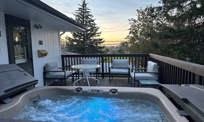 Great Falls House | Discover Charley Pride’s Place: Pet-Friendly Retreat with Spa