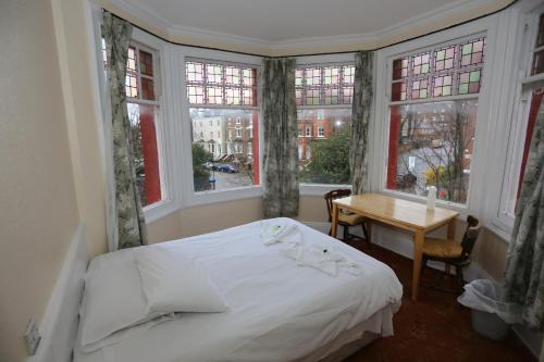 St. George's Hotel | Family-Friendly Stay at Charlie Hotel Near Local Attractions