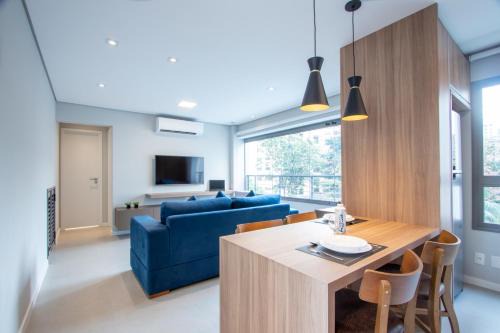 Vila Nova Conceicao Apartment | Relax at Charlie Vila Nova Conceição with Hot Tub Access