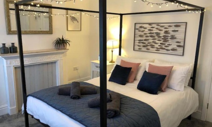 Redcar House | Inviting Charlotte House: Guest Rated 9.2 with Breakfast