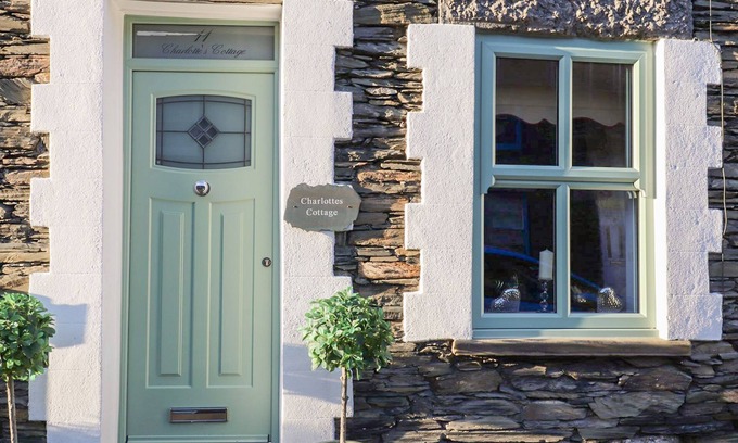 Windermere Cottage | Family-Friendly Charlott's Cottage with Cozy Open Fire