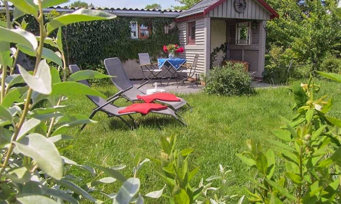 Ribnitz-Damgarten Apartment | Discover KÜNSTLERHAUS: Enjoy Ocean Views & Family Comfort