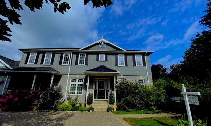 Historic Old Town Bed & Breakfast | Experience Comfort at Charlottetown House - Rated 9.6/10