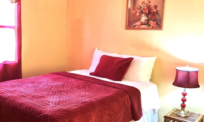 Queens Apartment | Unmatched Comfort at Charlton Place - Ocean View & Spa