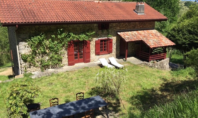 Behobie House | Relaxed Retreat in a 17th-Century Sheepfold, Rated 10/10