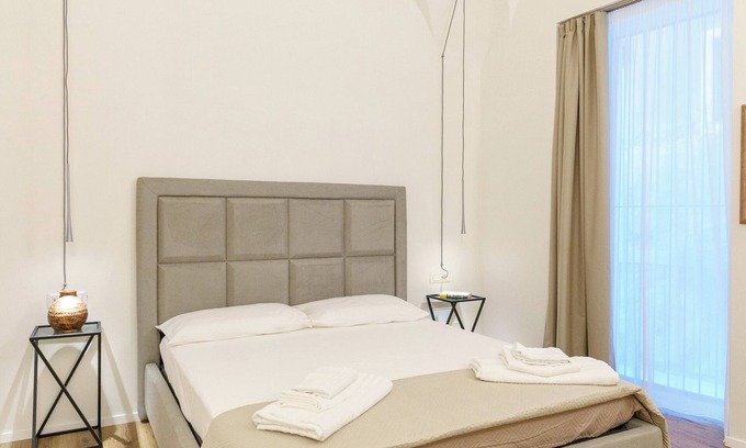 Catania City Centre Apartment | Stylish Apartment with Spa and Hot Tub in City Center