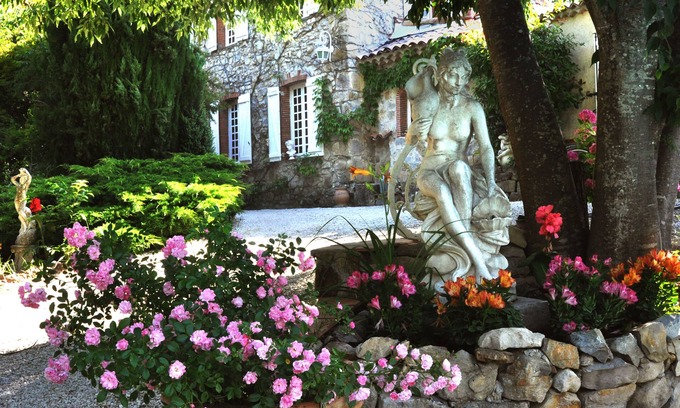 Cuers Apartment | Idyllic Gîte with Heated Pool in Nature – Guest Rated 9.8