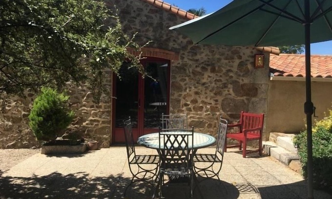 Saint-Michel-Mont-Mercure Cottage | Top-Rated Gite Saint-Michel-Mont-Mercure with Spa & Breakfast