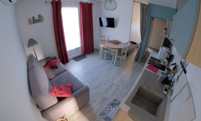 Saint-Paul-Trois-Chateaux Apartment | Quaint Apartment in Villa with Family-Friendly Amenities