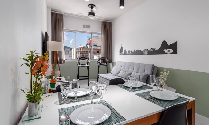 Zona Sul Apartment | Cozy Retreat in Botafogo with Breakfast & Family-Friendly Perks