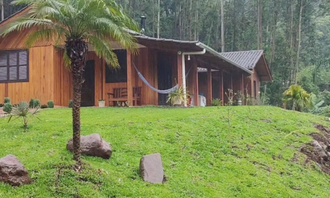 Sao Vendelino Cottage | Delightful Retreat in Paradise for 2 Guests