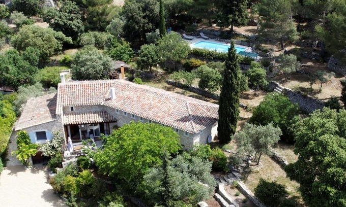 Saumane-de-Vaucluse House | Delightful Stay in Provence: Pet-Friendly with Pool Access