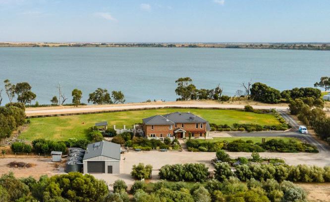 Lake Charm Bed & Breakfast | Discover Oceanfront Bliss at Charm Lodge - Rated 9.4/10