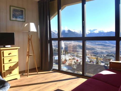Font-Romeu-Odeillo-Via Apartment | Scenic Cabin with Direct Access to Télécabines in Font-Romeu