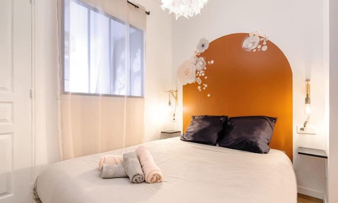 Amiens Apartment | Elegant 2-Room Stay with Child-Friendly Amenities