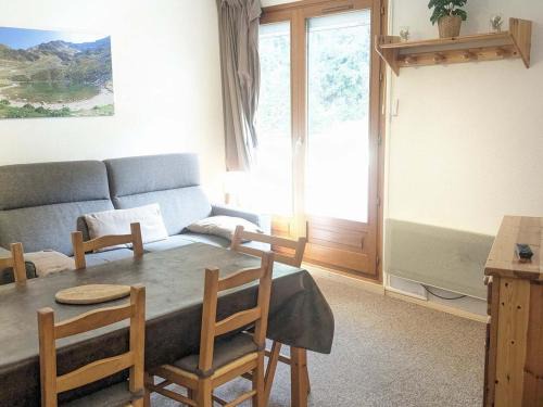 Prapoutel Apartment | Inviting 2-Bedroom Apartment with Balcony and Mountain Views