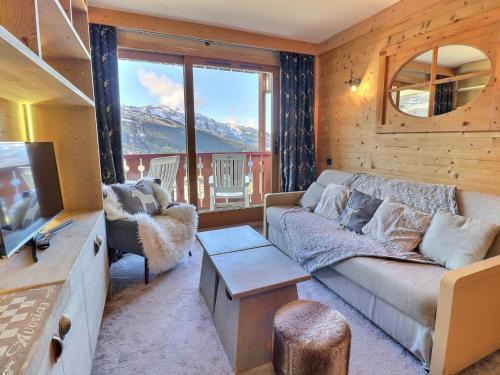 Les Allues Apartment | Scenic 2P Cabin with Ski-In Access and Covered Parking