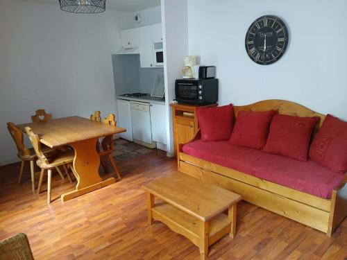 Vignec Apartment | Comfortable 2-Bedroom Retreat with Pool Near Saint-Lary