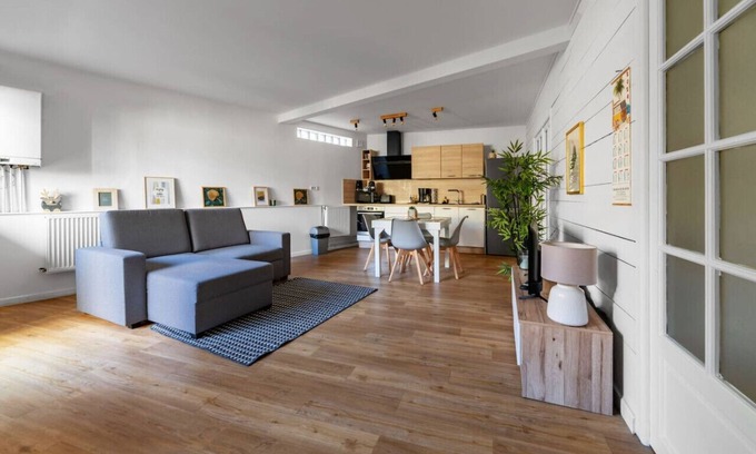 Quartier de France Apartment | Charmant 3 pièces centre refait à neuf avec jardin