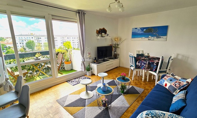 Champigny-sur-Marne Apartment | Ideal 2-Bedroom Apartment with Balcony Near Paris & Disneyland