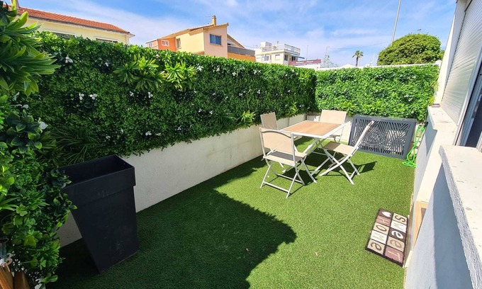Palavas-les-Flots Apartment | Cozy T3 Apartment Steps from the Beach with Pool & Spa
