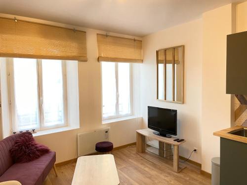 Neuilly-Saint-Front Apartment | Elegant Apartment in the Heart of Neuilly Saint Front