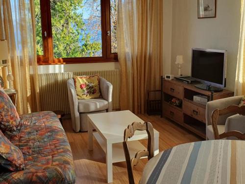 Evian-les-Bains Apartment | Scenic Lake Léman Apartment with Mountain Views & Wi-Fi
