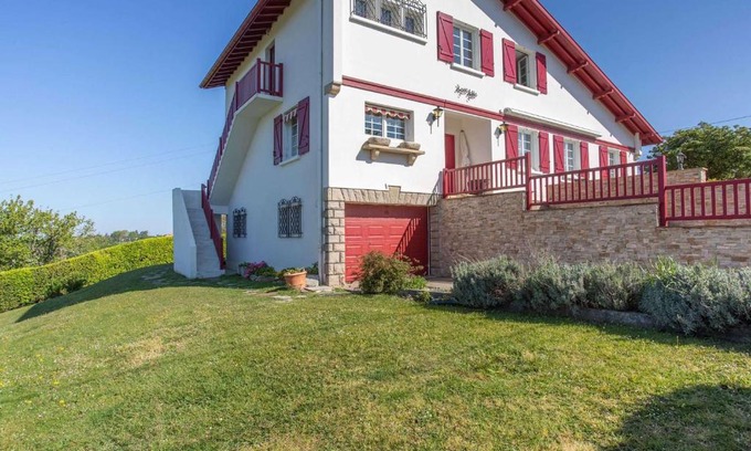 Urrugne Apartment | Modern Apartment with Scenic Rhune Views and Garden Access