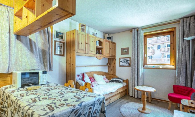 Val-d'Isere Apartment | Val-d'Isère Apartment: Family-Friendly Retreat for 4 Guests