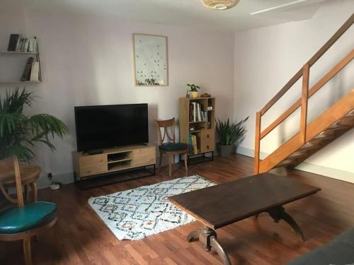 Up 1.5 Saint-Ferreol Apartment | Serene Apartment with Parking, Perfect for Families and Pets