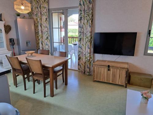 Nerac Apartment | Modern Apartment with Pet-Friendly Amenities - 8.7/10 Rating