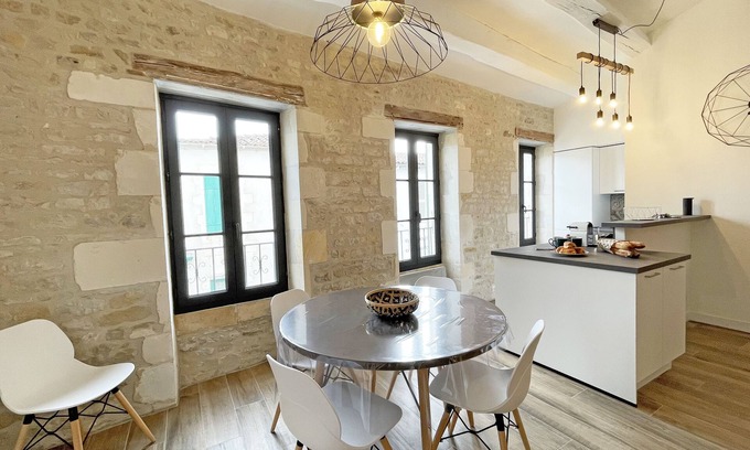 La Flotte Apartment | Bright Apartment with Ocean View in Village Center