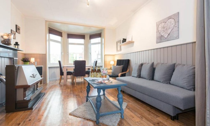 Sint-Jozef Apartment | Cozy Apartment with Scenic Views Near Brugge's Damse Vaart
