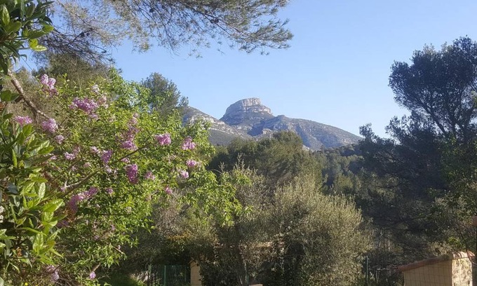 Eoures Apartment | New Oceanfront Apartment Le Taoume with Pool & Great Views