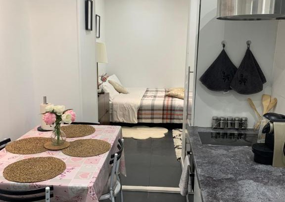 Quartier de la Chapelle Apartment | Cozy Apartment in Vibrant Paris 18 - Pet & Child Friendly