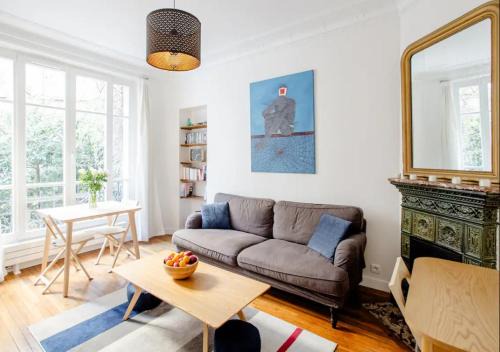 11th Arrondissement Apartment | Stylish Apartment Near Père Lachaise - Guest Rated 9.8