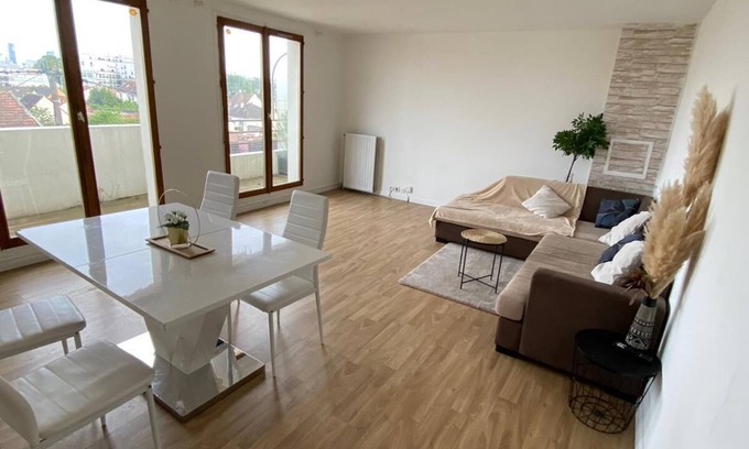Argenteuil Apartment | Cozy Duplex with Eiffel Tower View Near La Défense