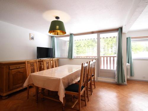 Mont-Dore Apartment | Cozy F2 in Mont-Dore with Balcony & Ski Access for 6