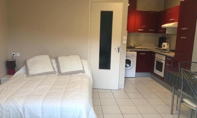 Amelie-les-Bains-Palalda Apartment | Cozy Studio Steps from Thermal Spas, Rated 8/10 by Guests