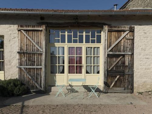 Saint-Bonnet-de-Rochefort House | Pet-Friendly Getaway Near Charroux with Private Garden