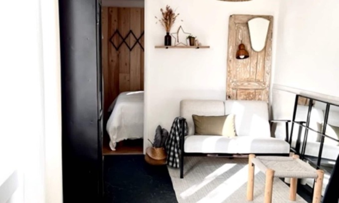 La Bernerie-en-Retz Apartment | Central Gîte with Breakfast & Family-Friendly Amenities