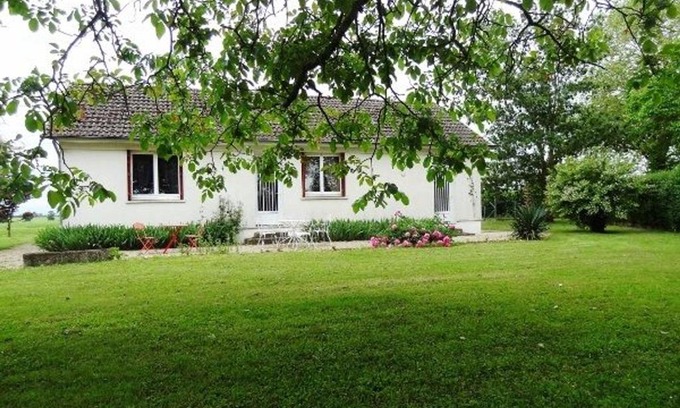 Bengy-sur-Craon House | Family-Friendly Gîte with Garden in Bengy-sur-Craon