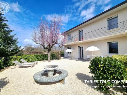 Riorges House | Modern Gîte with Private Courtyard in Roannais Region
