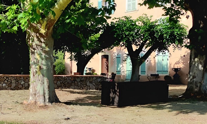 Aups Cottage | Experience Comfort at Gite Domaine des Buis with Pool