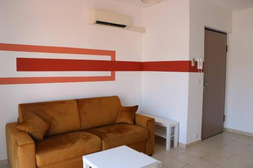 Montaleigne Apartment | Tranquil Oceanfront Studio with 9.6/10 Guest Rating